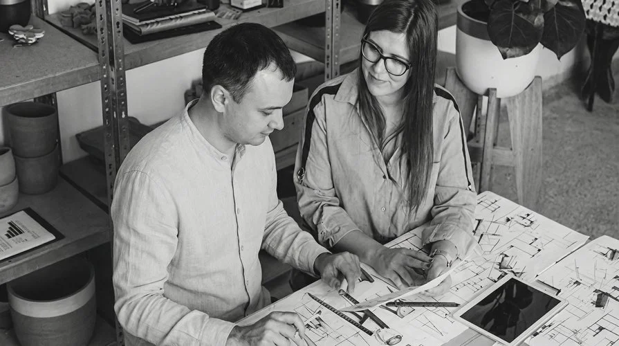 Команда бюро дизайна и ремонта Лихачев&Цыганков за работой