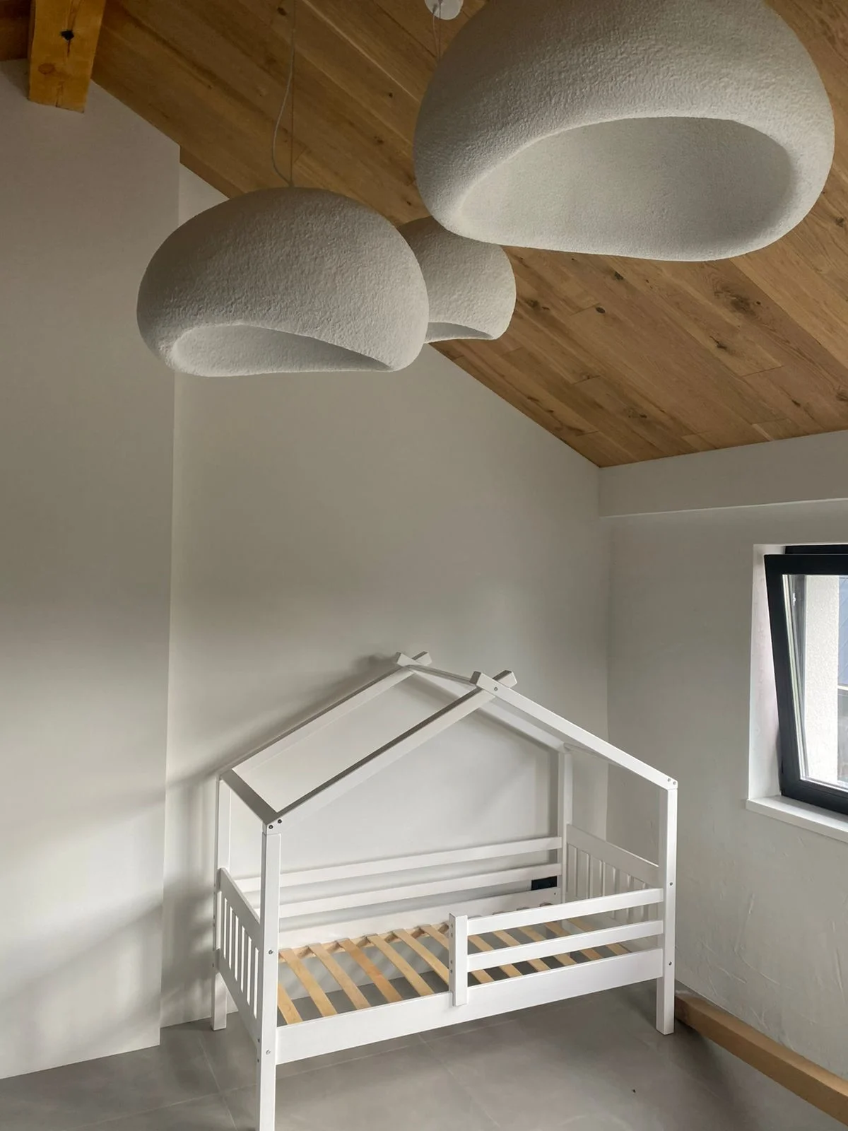 Детская в тёплом минимализме